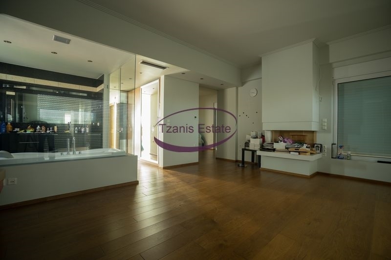 (For Rent) Residential Villa || Athens South/Glyfada - 450 Sq.m, 4 Bedrooms, 10.000€ 