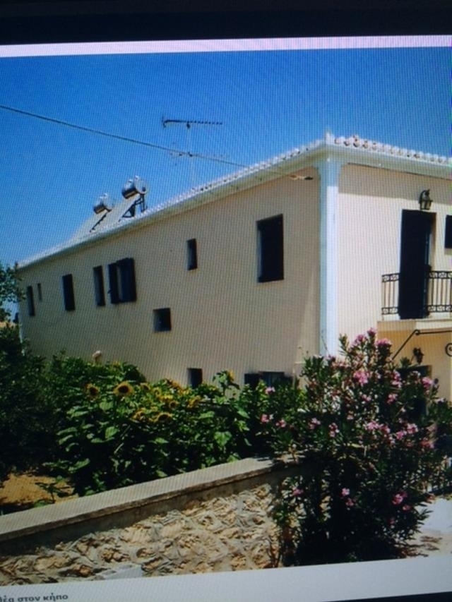 (Προς Πώληση) Λοιπά Ακίνητα Επενδυτικό ακίνητο || Πειραιάς/Σπέτσες - 400 τ.μ, 760.000€ 